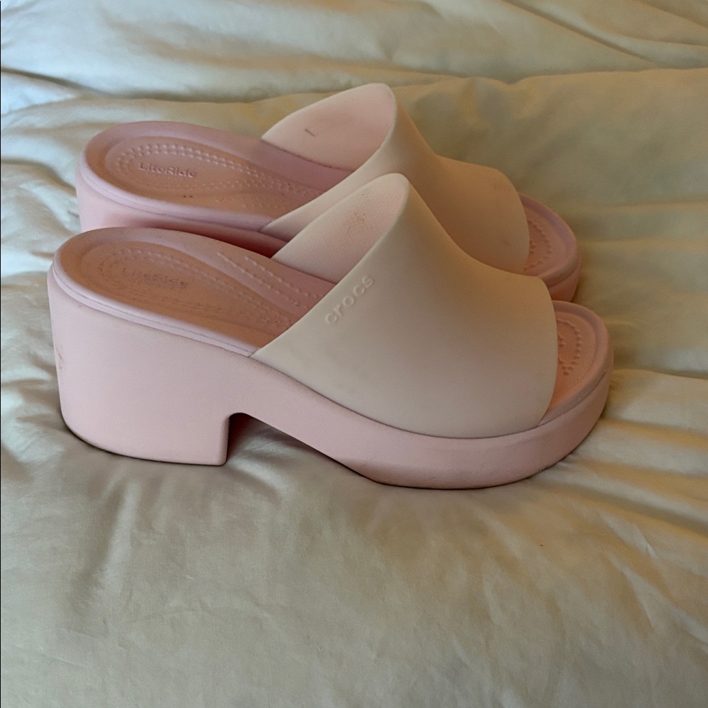 Crocs Brooklyn heel   Size 6